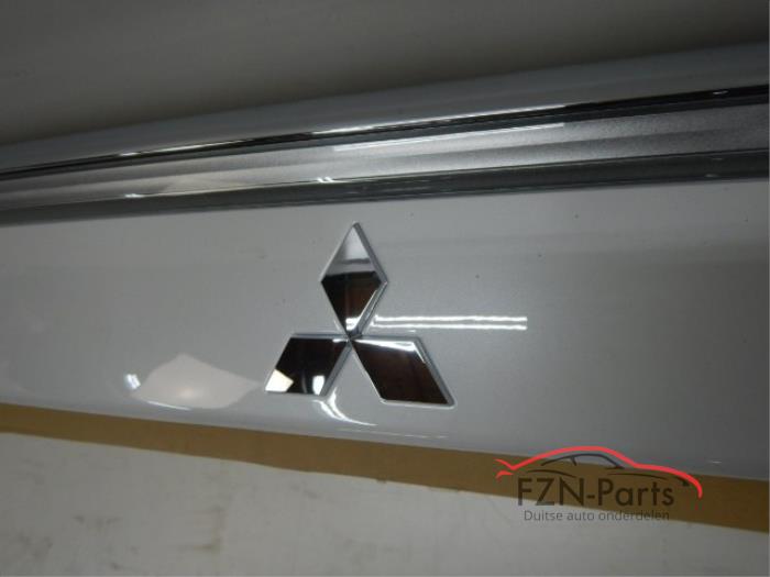 Mitsubishi Outlander Achterkleplijst