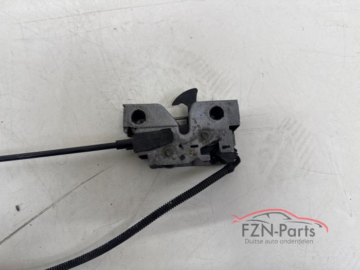 VW Touran 5TA Motorkapslot met kabel