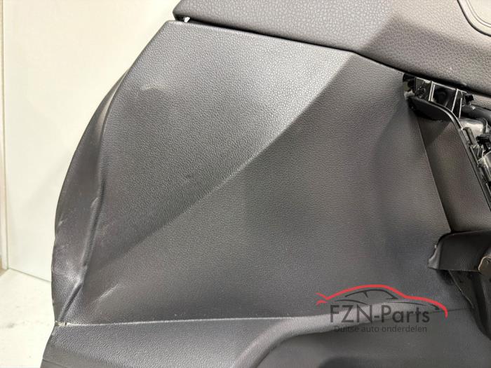 VW Touran 5TA Facelift Interieur 7-Persoons Leer