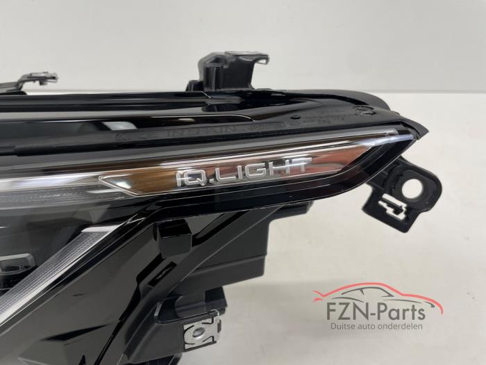 VW Golf 8 IQ Light LED Chrome Koplamp Links