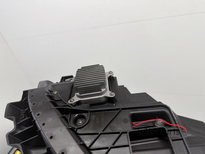 Tesla Model Y Facelift Koplamp Rechts