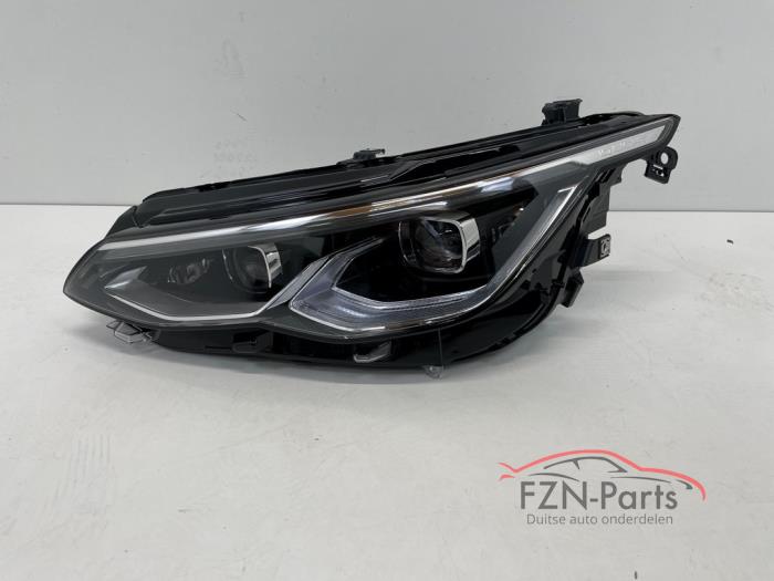 VW Golf 8 IQ Light LED Chrome Koplamp Links