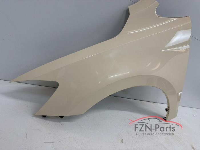 VW Touran 5TA Zij, spatscherm Links L115
