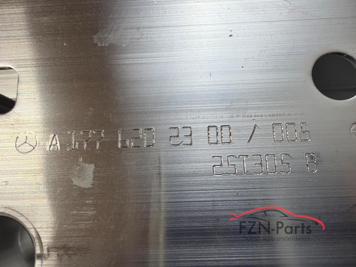 Mercedes-Benz A-Klasse W177 Bumperbalk voorzijde