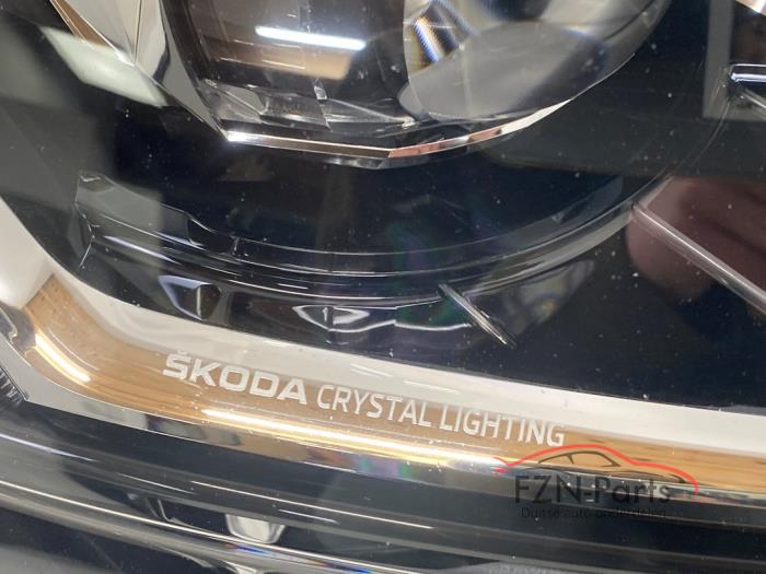 Skoda SuperB 3V Koplamp Rechts
