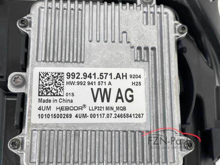 VW Golf 8 IQ Light LED Chrome Koplamp Links