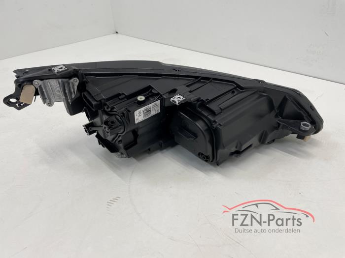 VW Golf 8 IQ Light LED Chrome Koplamp Links