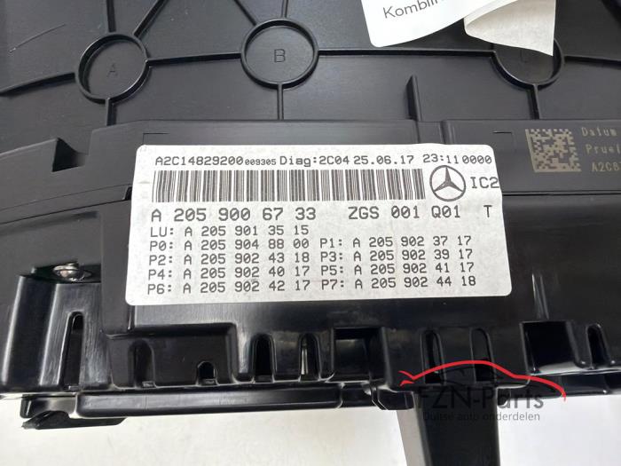 Mercedes-Benz C-Klasse W205 Kilometer teller Klok tacho