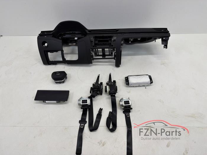 Skoda Superb 3V Facelift Dashboard + Airbag Set