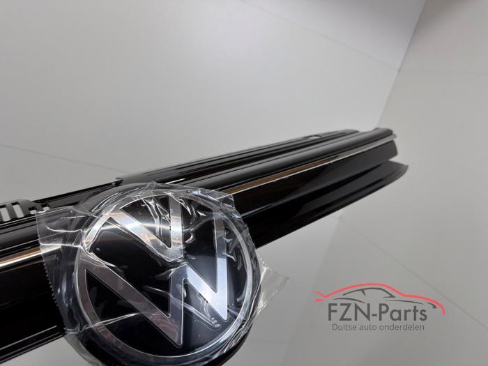 VW Golf 8.5 Facelift Grille Embleem