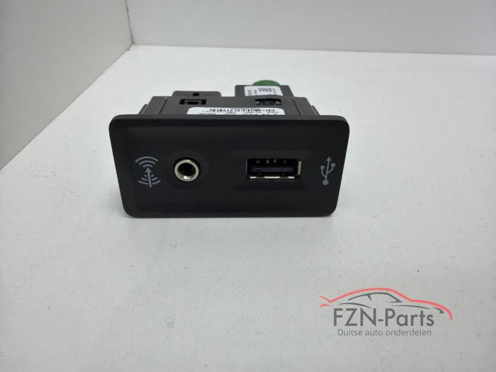 VW Golf 7 Aux USB Aansluiting