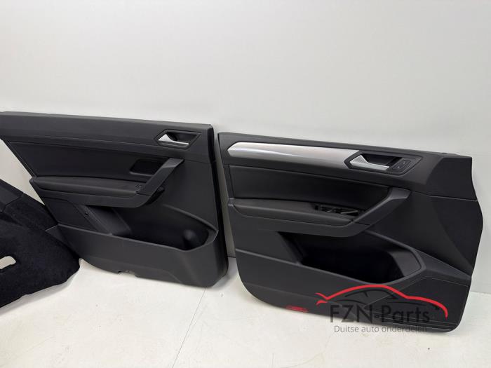 VW Touran 5TA Facelift Interieur 7-Persoons Leer