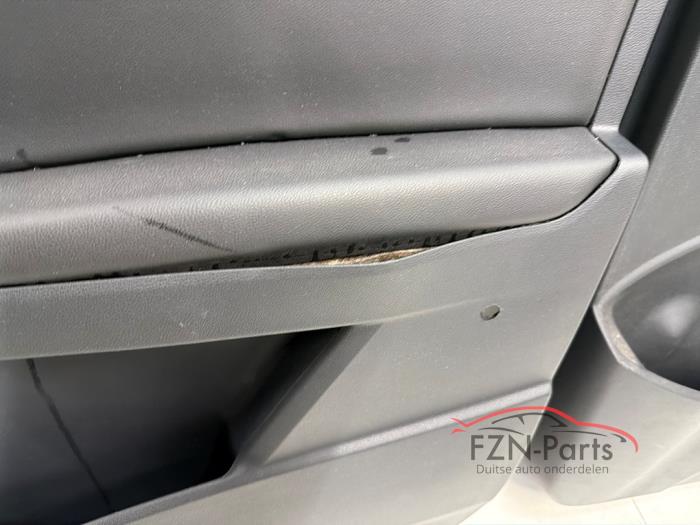 VW Touran 5TA Facelift Interieur 7-Persoons Leer