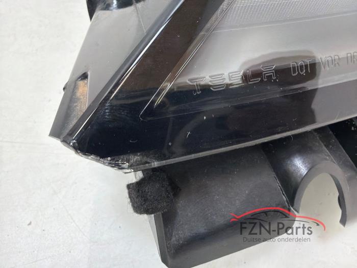 Tesla Model 3 Facelift Koplamp Links