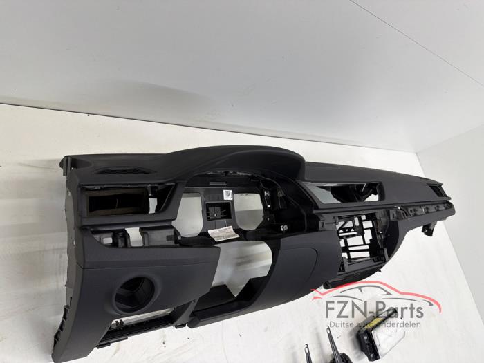Skoda Superb 3V Facelift Dashboard + Airbag Set
