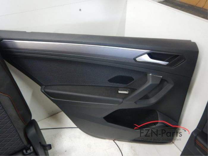 VW Tiguan 5NN Allspace interieur 7-persoons Alcatara Leer Stof