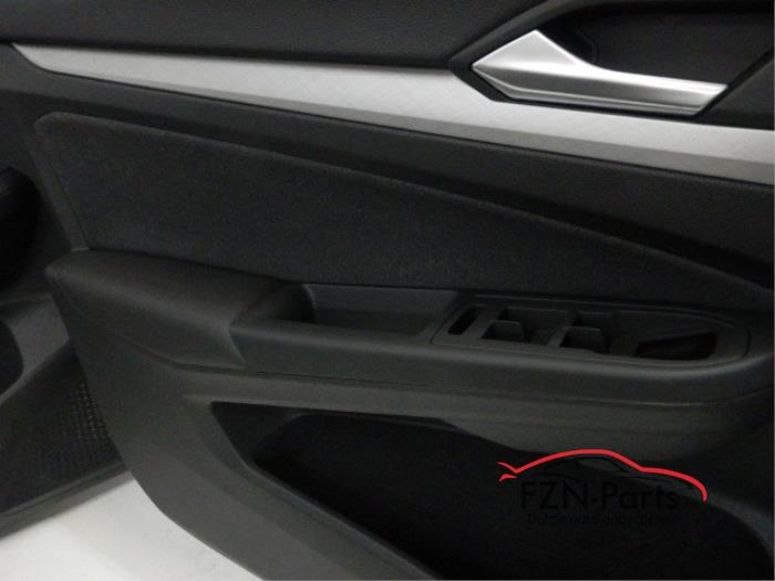 VW Golf 8 Interieur Stof Comfortline met Deurpanelen RHD