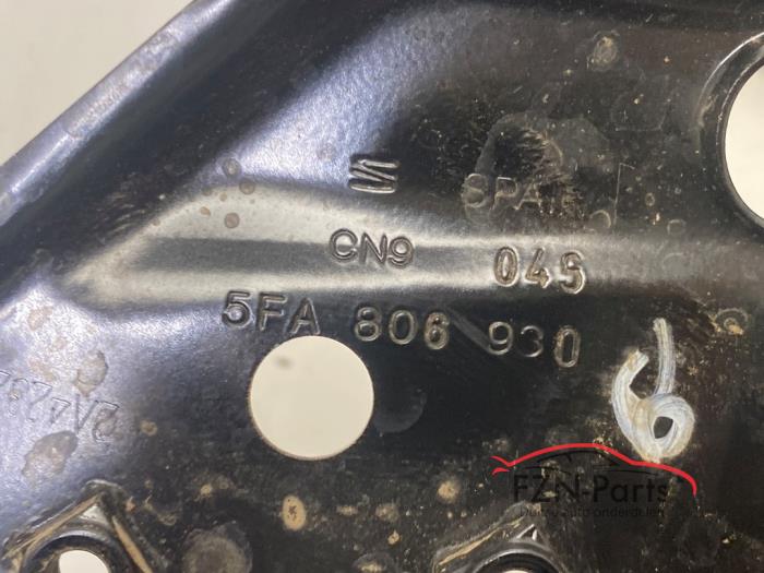 Seat Leon 5FA Koplamphouders Set L + R