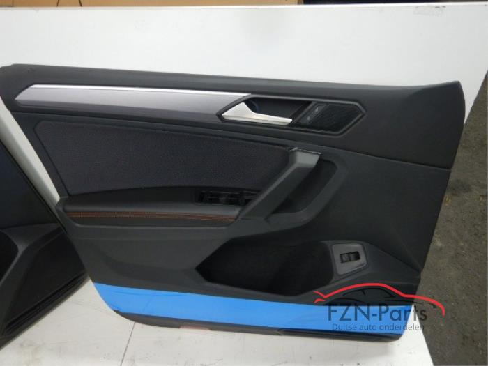 VW Tiguan 5NN Allspace interieur 7-persoons Alcatara Leer Stof