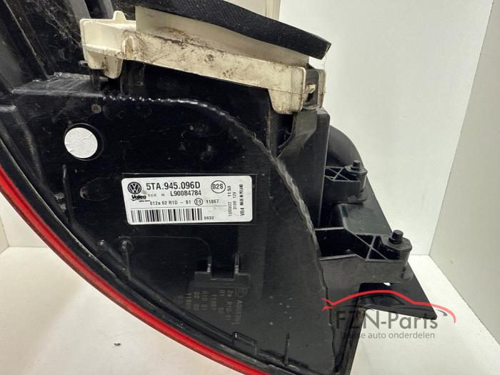 VW Touran 5TA Achterlicht rechts-buiten