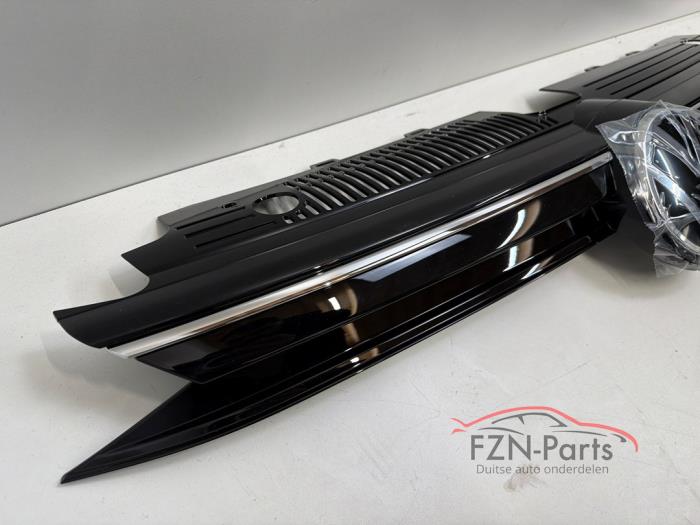 VW Golf 8.5 Facelift Grille Embleem