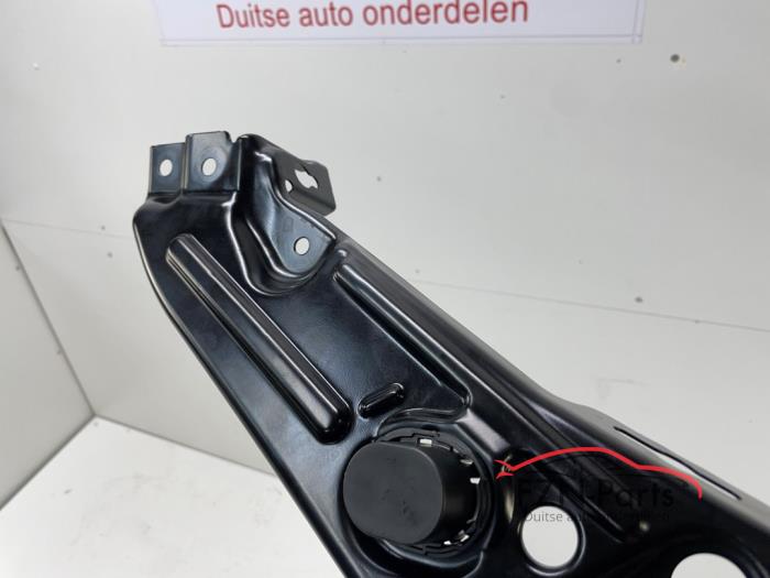 VW Tiguan 571 Koplamphouder Links