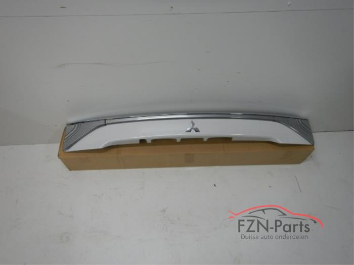 Mitsubishi Outlander Achterkleplijst