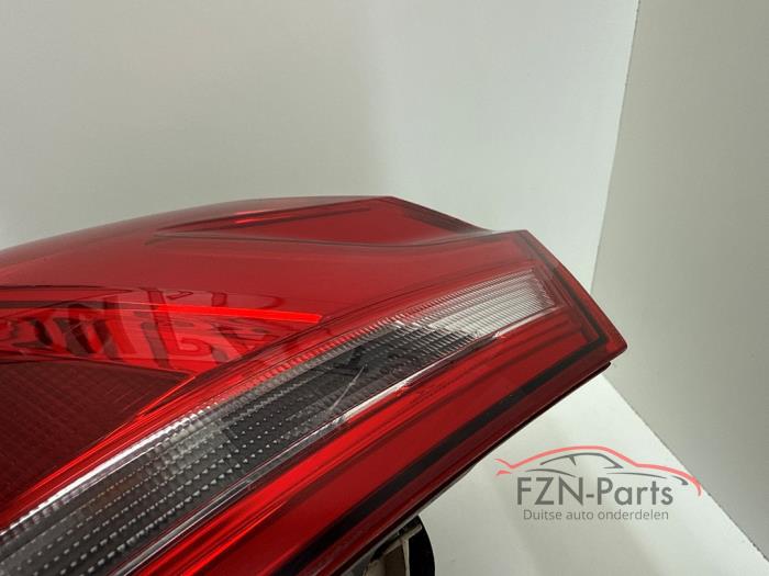 VW Touran 5TA Achterlicht rechts-buiten