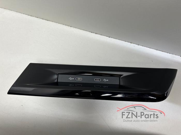 VW Golf 8 Facelift Middenconsole Hoogglans zwart USB-C