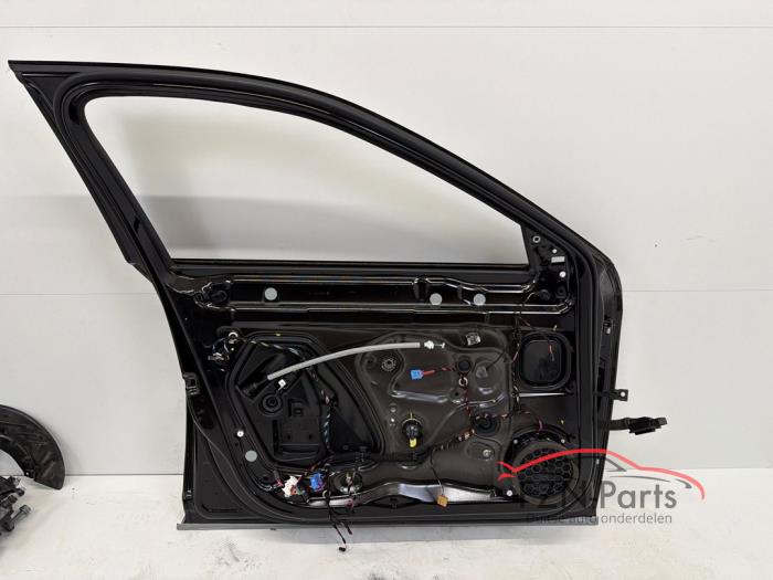 Skoda Superb 3V Portier links -voor LF9R