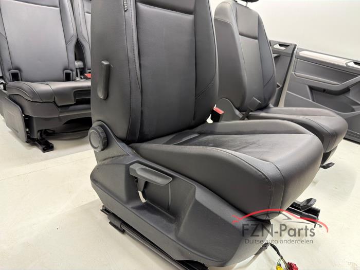 VW Touran 5TA Facelift Interieur 7-Persoons Leer