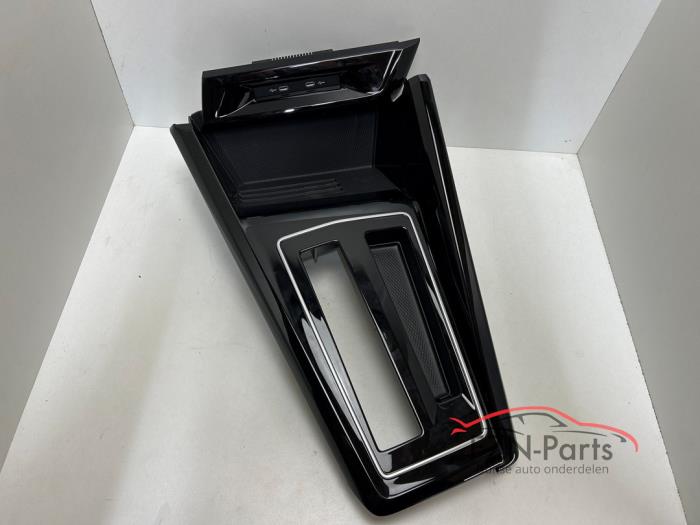 VW Golf 8 Facelift Middenconsole Hoogglans zwart USB-C