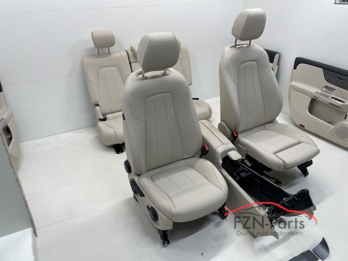 Mercedes-Benz GLB-Klasse Interieur Creme 5-Zits Compleet