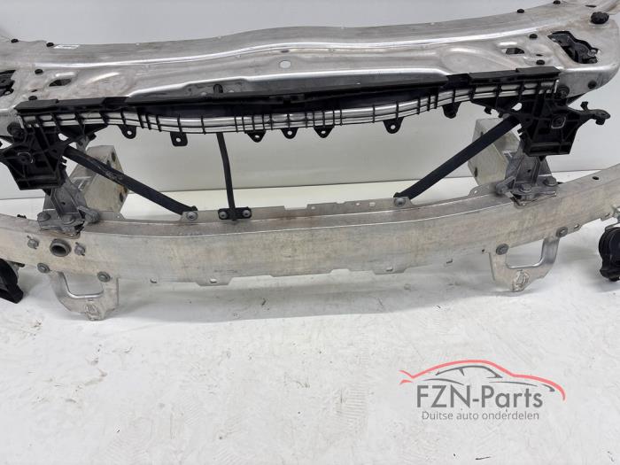 Mercedes-Benz W205 C-klasse Front + Bumperbalk compleet