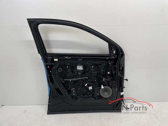 Mercedes-Benz GLA-Klasse H247 Portier Links-Voor