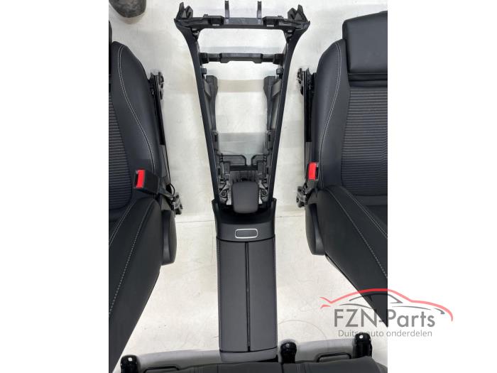 Mercedes-Benz X247 GLB-klasse Interieur 5 Zit Zwart Stof Leer