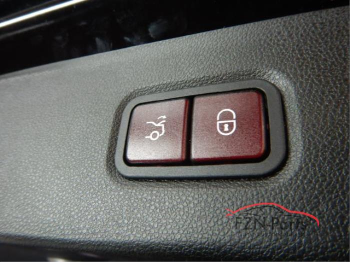 Mercedes-Benz W218 CLS Achterklep
