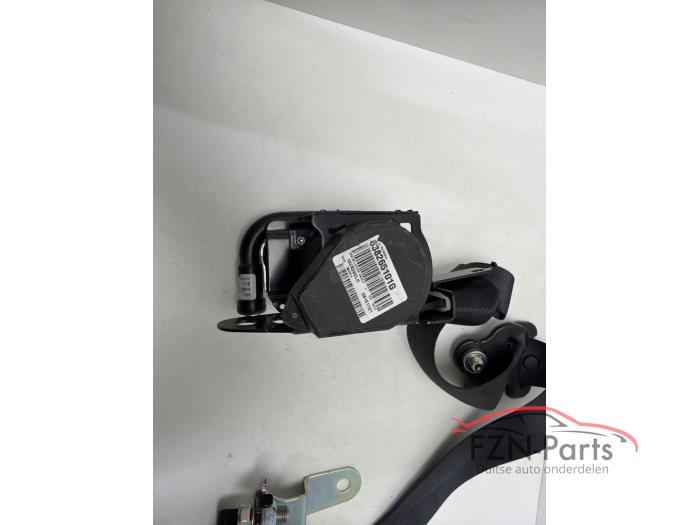 Nissan Leaf ZE1 Gordel Links-Voor