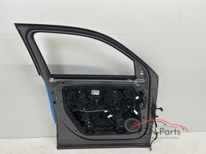 Mercedes-Benz GLB-Klasse X247 Portier Links-voor Grijs Zwart