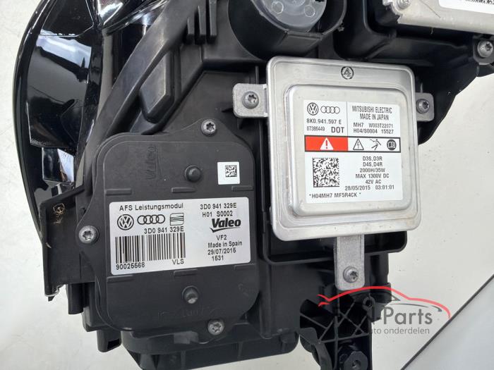 VW Golf Sportsvan Xenon LED Koplamp Rechts