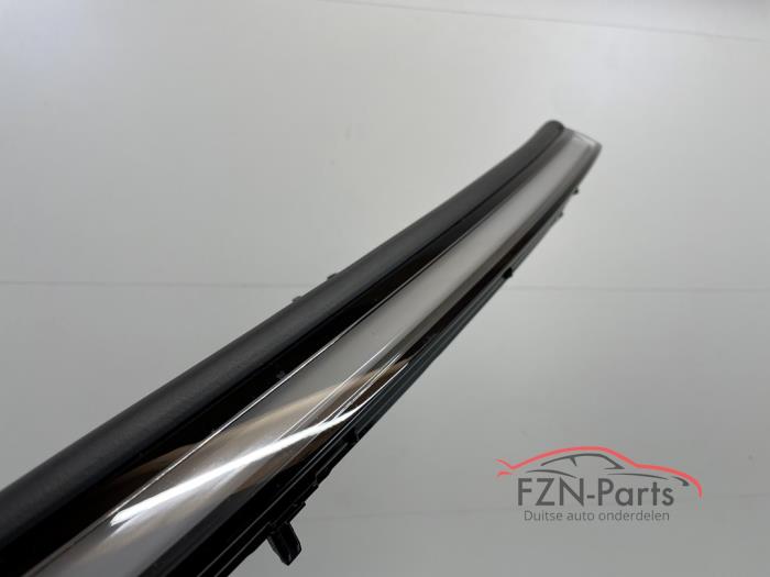 Tesla Model Y Koplamp midden Juniper Lichtbalk