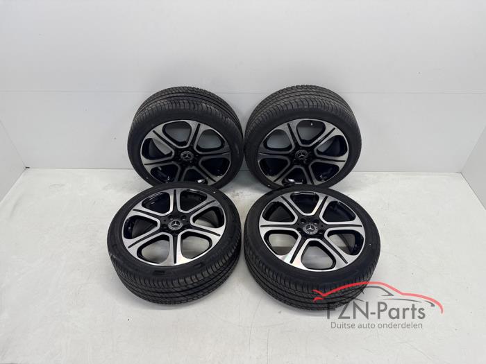 Mercedes-Benz W213 W238 Velgen set + Banden 4x Breed set