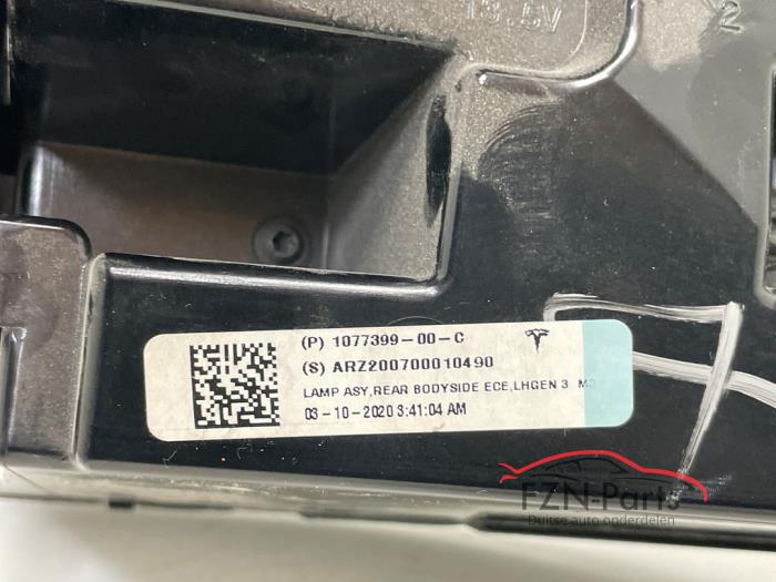 Tesla Model 3 Achterlicht Links Buiten LED
