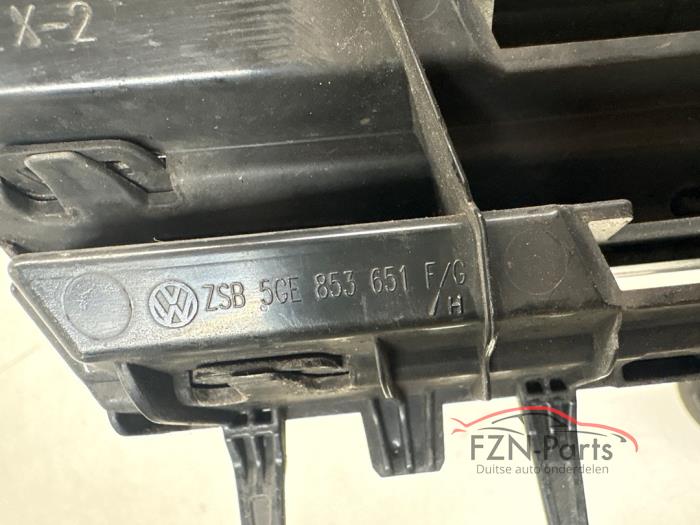 VW Golf 7 GTE Grille voorzijde met laadpunt openening