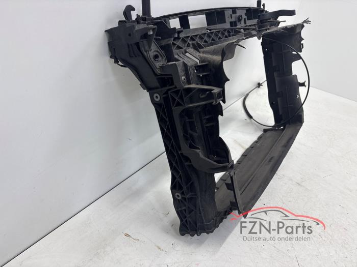 Skoda SuperB Front paneel met Sloten