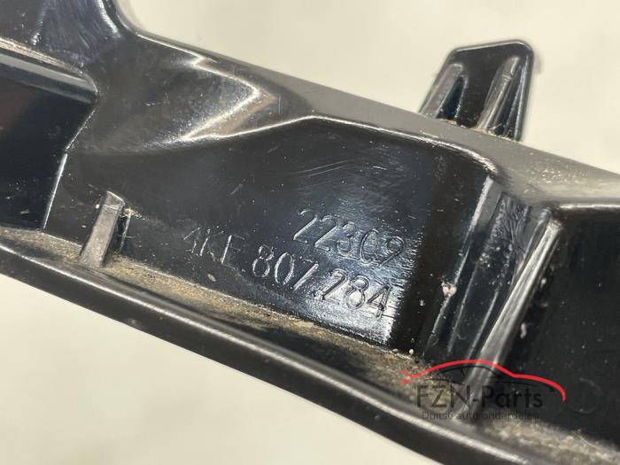 Audi E-tron 4KE Bumper geleider steun Rechts-voor