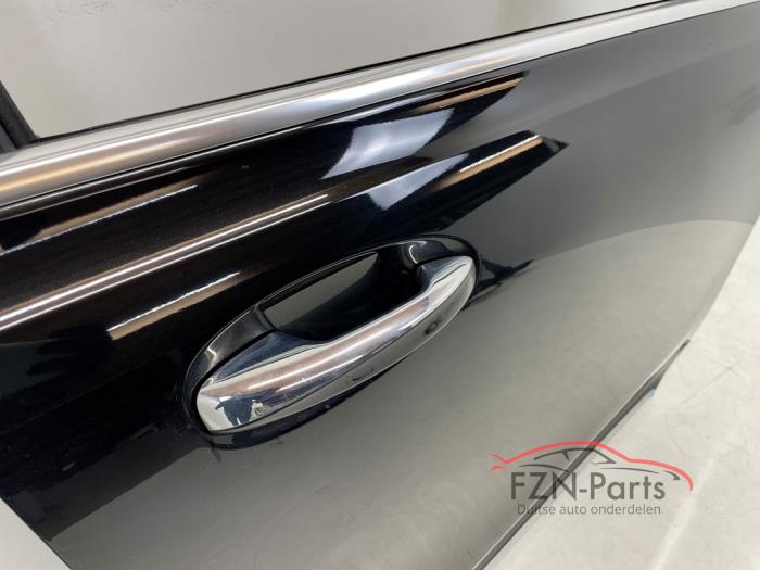 Mercedes-Benz X247 GLB-Klasse Portier Rechts-voor Zwart Chroom