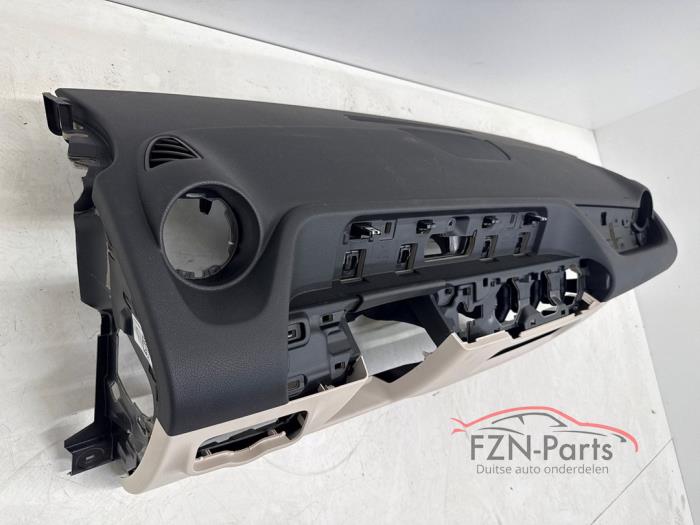Mercedes-Benz GLA H247 Dashboard Beige los