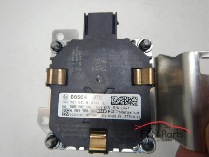 Audi A4 8W ACC Radarsensor Links