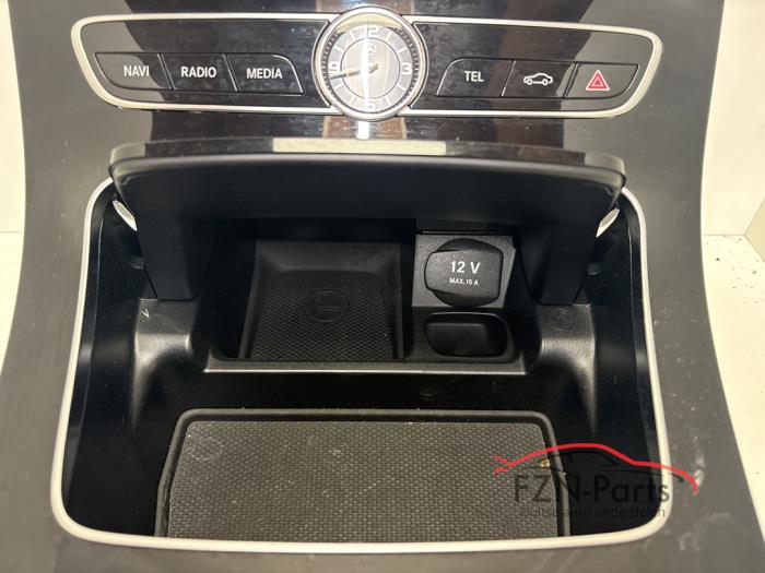 Mercedes-Benz W238 Cabrio Coupe Middenconsole Compleet